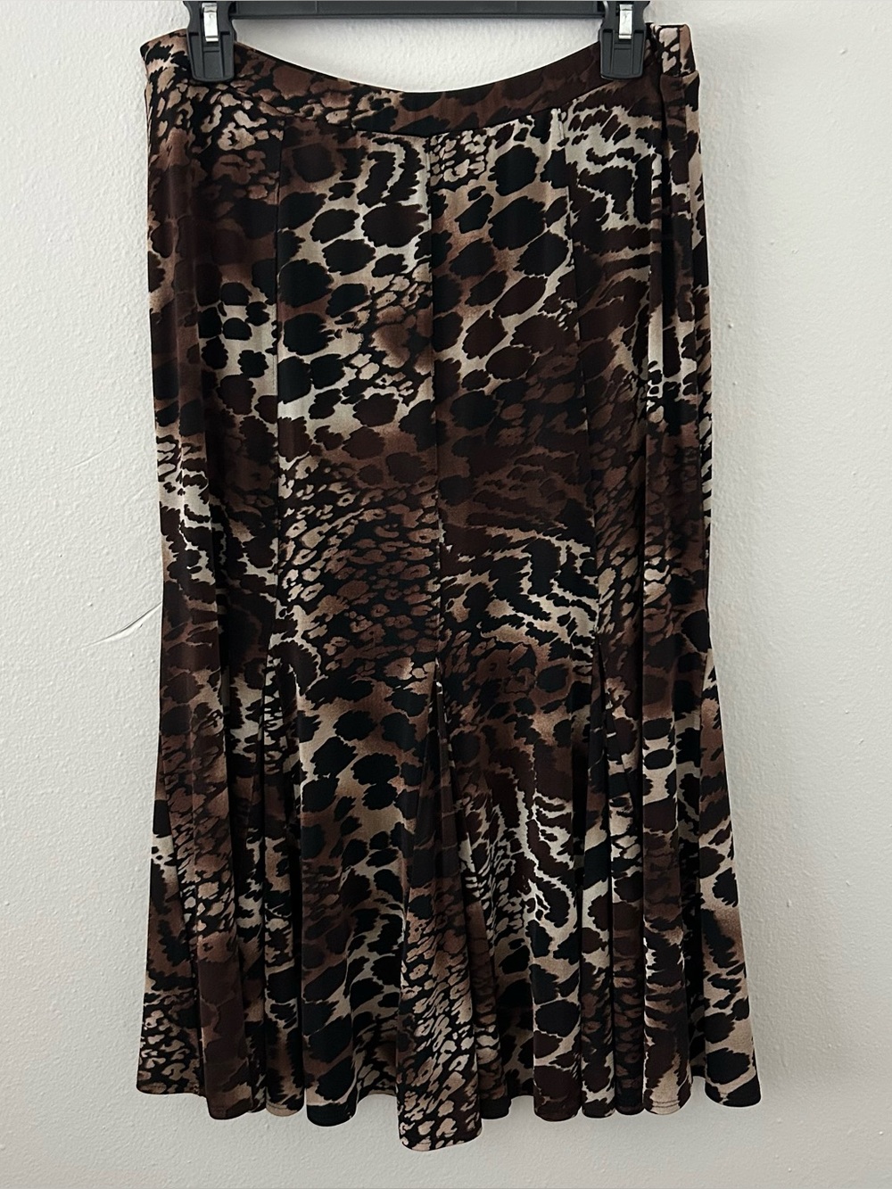 Chicos Travelers Size 2 Animal Print Midi Skirt Womens L Pleated Slinky Stretch